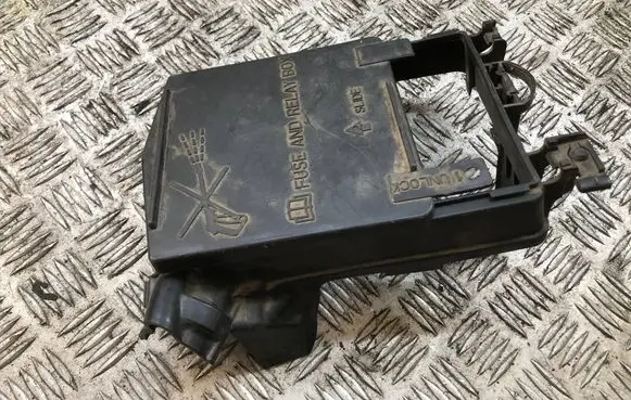 Fiat 500 Abarth Fuse box cover 51807660