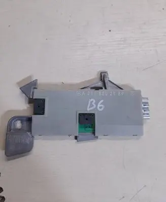 Mercedes-Benz E W211 Aerial antenna amplifier A2118202989