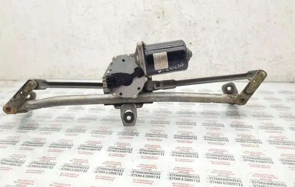 Skoda Octavia Mk2 (1Z) Front wiper linkage and motor