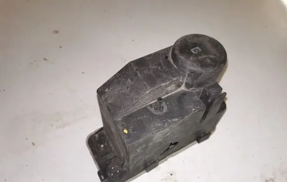 Mercedes-Benz E W124 Central locking vacuum pump 0008000948 0132006309