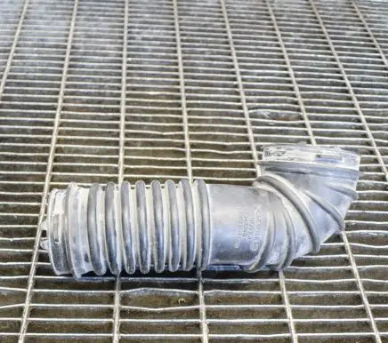 Mazda 6 Air intake hose/pipe SH0113221