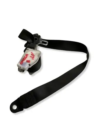 Opel Omega B1 Front seatbelt 90493619