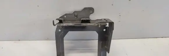 Volvo XC40 Radiator mount bracket 32290076