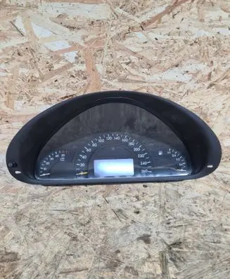 Mercedes-Benz C W203 Speedometer (instrument cluster) A2035407111