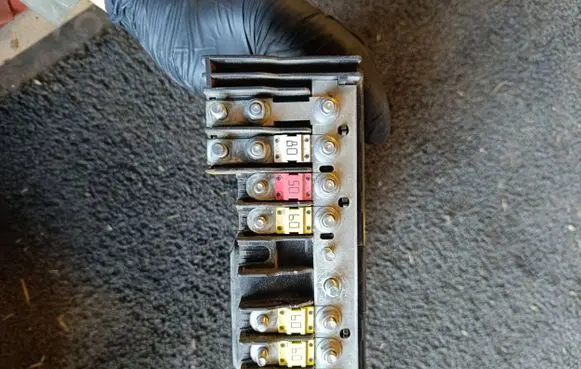 Volkswagen PASSAT B6 Fuse module 3C0937125 63592777