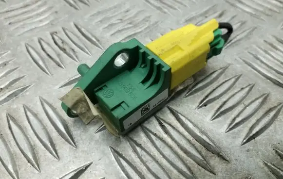 Volkswagen PASSAT B6 Airbag deployment crash/impact sensor 3C0909606