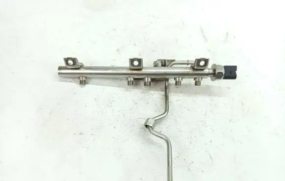 BMW 3 E90 E91 Fuel main line pipe 7562474