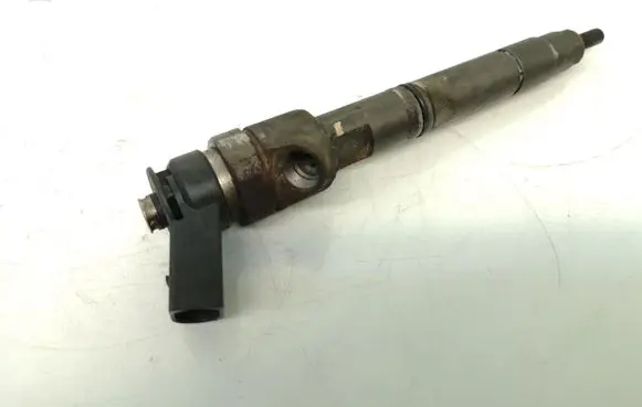 Volkswagen Golf I Fuel injector A6400700787
