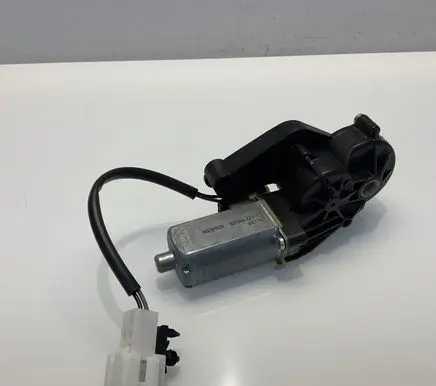 Mercedes-Benz E W212 Seat adjustment motor 0390203367