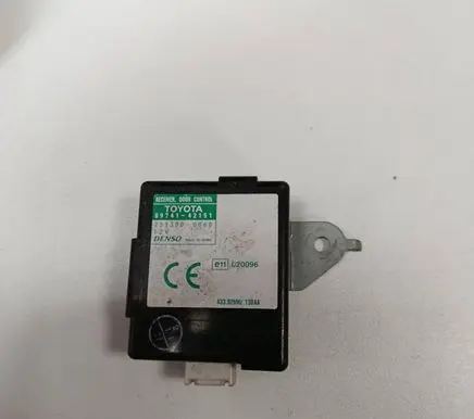 Toyota Avensis T250 Door central lock control unit/module 8974142151 2513000060
