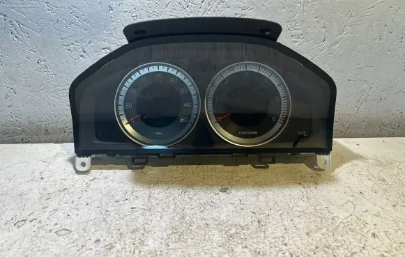 Volvo XC60 Speedometer (instrument cluster) 36000919 69399890U 31327584AA