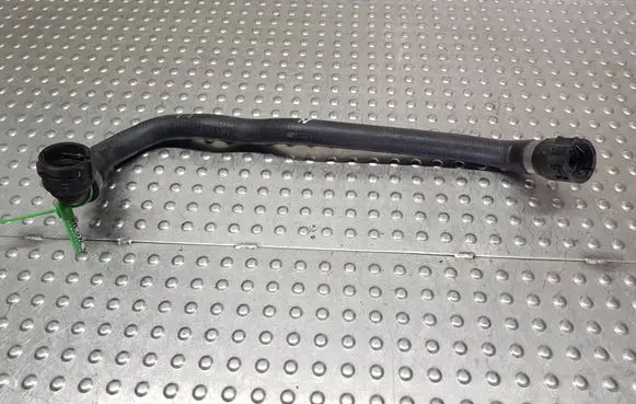 BMW 1 E82 E88 Engine coolant pipe/hose S26371076 7796871