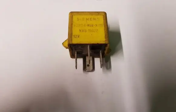 Land Rover Discovery Other relay YWB10027 V23134B52X130