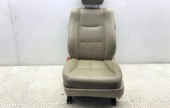 Toyota Land Cruiser (FJ75) Front driver seat 