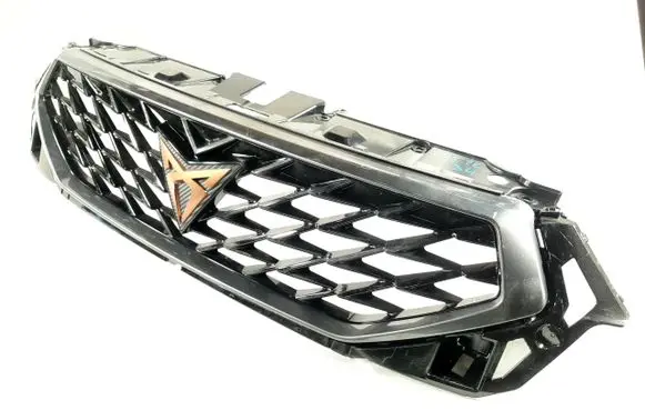 Seat Ateca Front bumper upper radiator grill