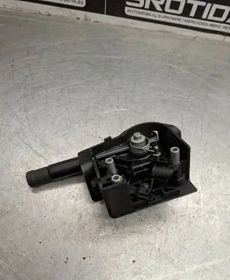 Mercedes-Benz E W211 Switch for retractable tow bar 2113100273