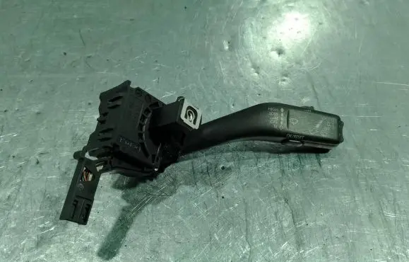 Volkswagen Golf VI Indicator stalk