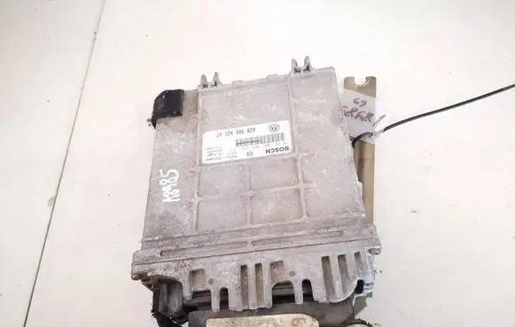Volkswagen PASSAT B4 Engine control unit/module 0281001368 028906021at