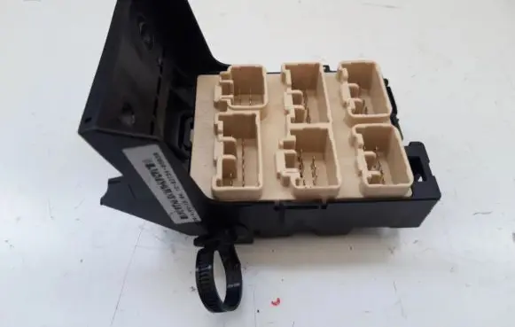 Toyota Avensis T250 Fuse box set 82734-05030
