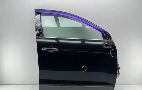 Chevrolet Captiva Front door