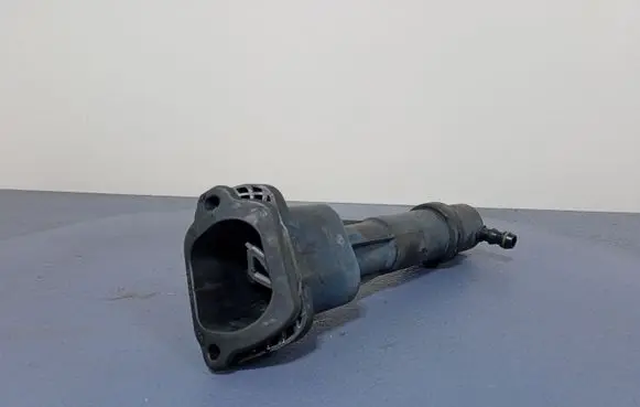 Windshield washer spray nozzle