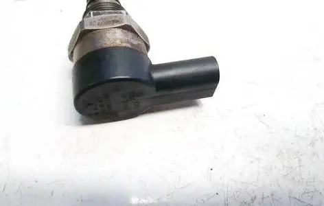 Audi A6 Allroad C6 Fuel pressure sensor 0281002854 057130764f
