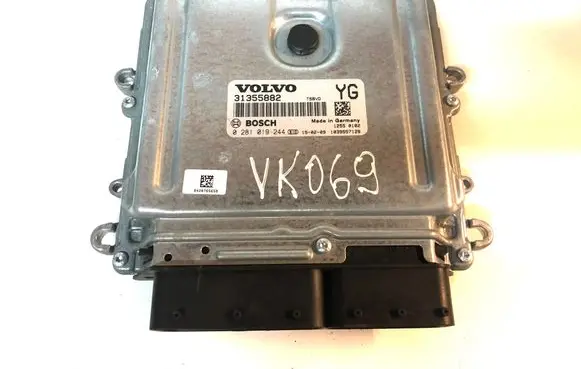 Volvo V60 Engine control unit/module 31355882 0281019244
