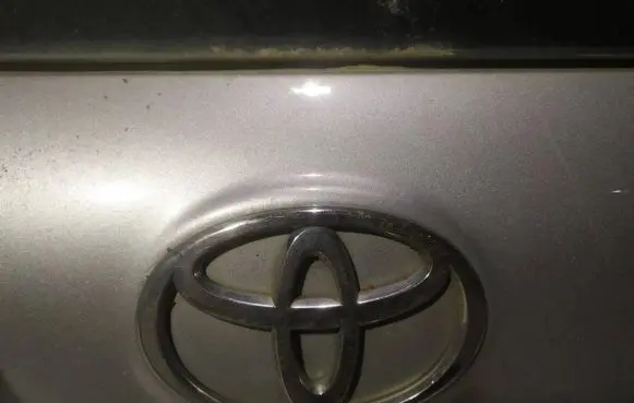 Toyota Corolla E120 E130 Manufacturer badge logo/emblem 