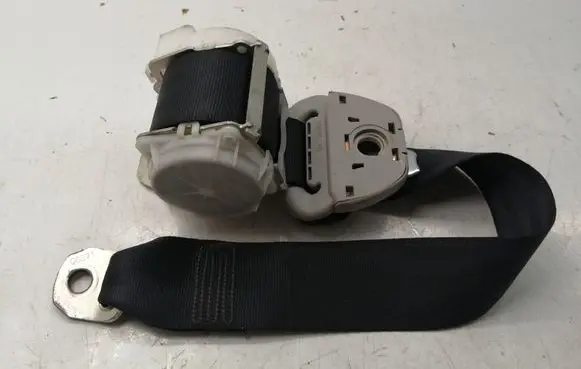 Toyota Corolla Verso AR10 Third row seat belt 735700F010C0 7L2550