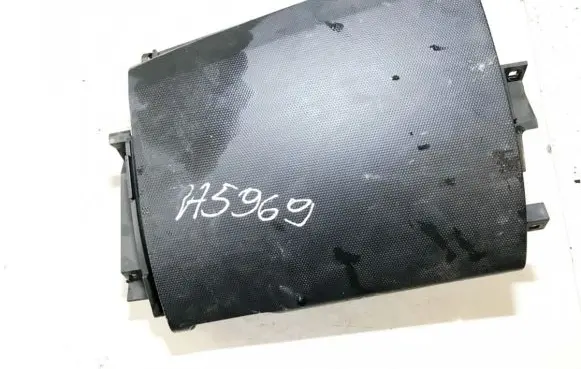 Nissan X-Trail T30 Glove box