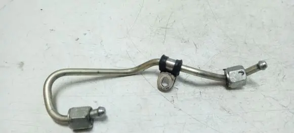 Volkswagen Golf VI Fuel injector supply line/pipe 