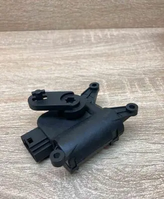 Volkswagen Golf VI Air flap motor/actuator 1K0907511B 0132801341