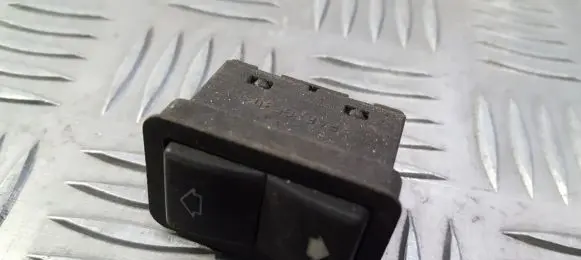 BMW 5 E39 Electric window control switch 8368974