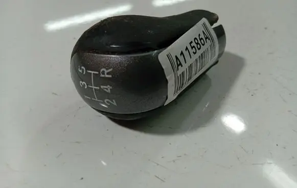 Toyota Avensis T250 Gear lever shifter trim leather/knob