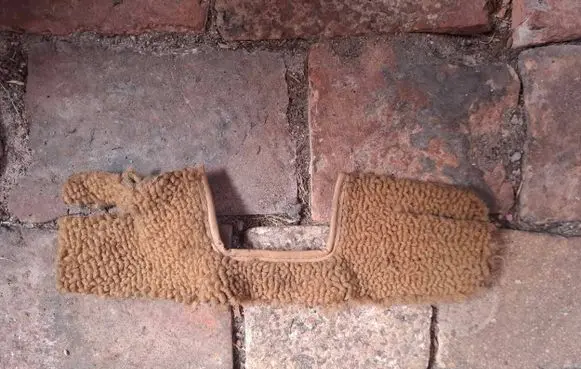 Mercedes-Benz W123 Rear floor carpet liner 