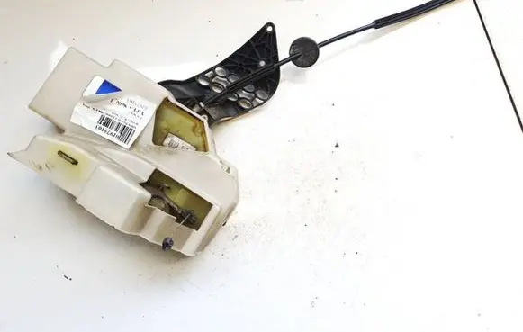 Porsche Cayenne (9PA) Rear door lock 7l0839015c