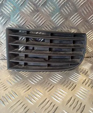 Volkswagen Golf V Front bumper lower grill 1K0853666