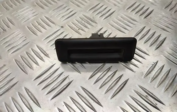 Tailgate opening switch