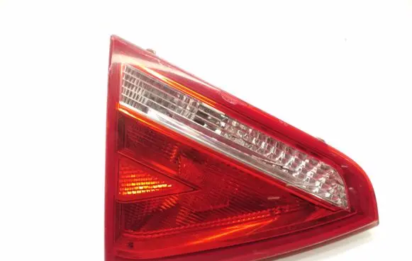 Audi A5 8T 8F Tailgate rear/tail lights 8T0945093