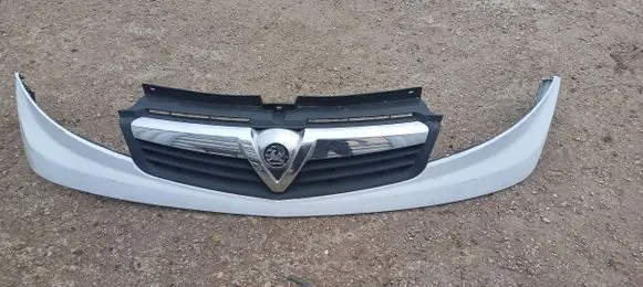 Opel Vivaro Front bumper upper radiator grill