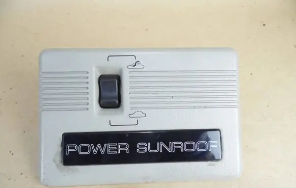 Mitsubishi Pajero Sunroof switch 