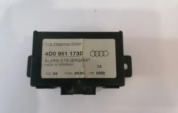 Audi A8 S8 D2 4D Alarm control unit/module 4D0951173D