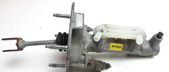Toyota Prius (XW20) Master brake cylinder 13203040120 M7809