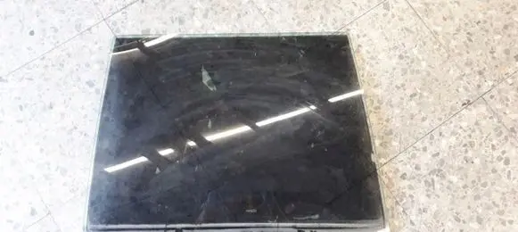 Nissan Primera Rear side window