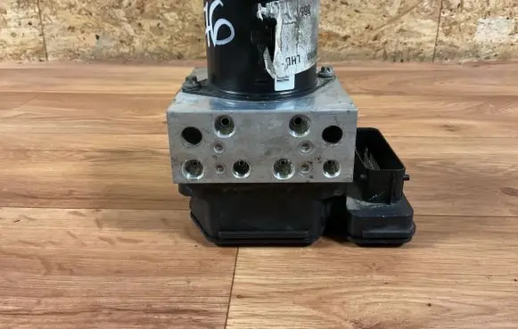 Opel Insignia A ABS Pump 13328651