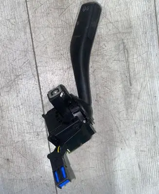 Volkswagen Golf V Wiper control stalk 1K0953519 01203504 20350450225717