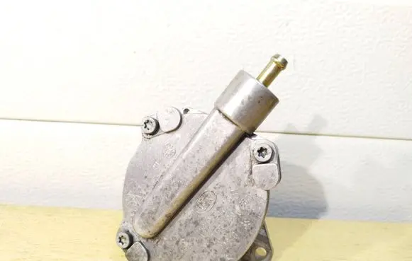 Chrysler PT Cruiser Vacuum pump A6642300165 220138