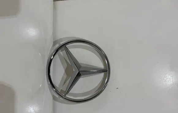Mercedes-Benz GLA W156 X156 Manufacturer badge logo/emblem A0008171001