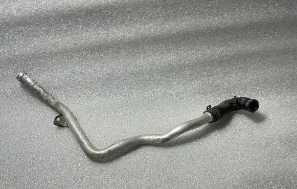 Engine coolant pipe/hose