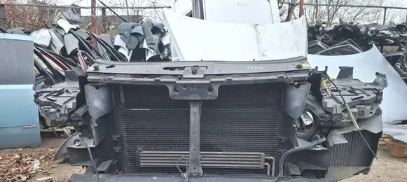 Volkswagen Touareg I Radiator support slam panel 